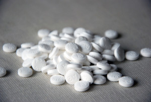 Sodbrennen durch Medikamente 300x202 - ᐅ Reflux Medikamente - welche Arzneimittel Sie 2022 lieber meiden sollten