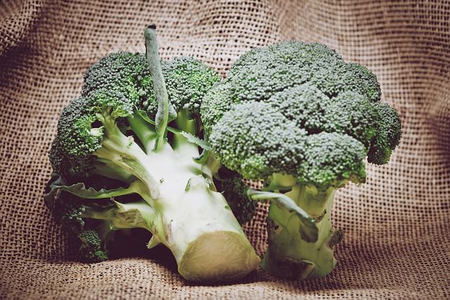 Brokkoli 1 - 5 überraschende [natürliche Lebensmittel] gegen Sodbrennen (2022) und ein leckerer Smoothie